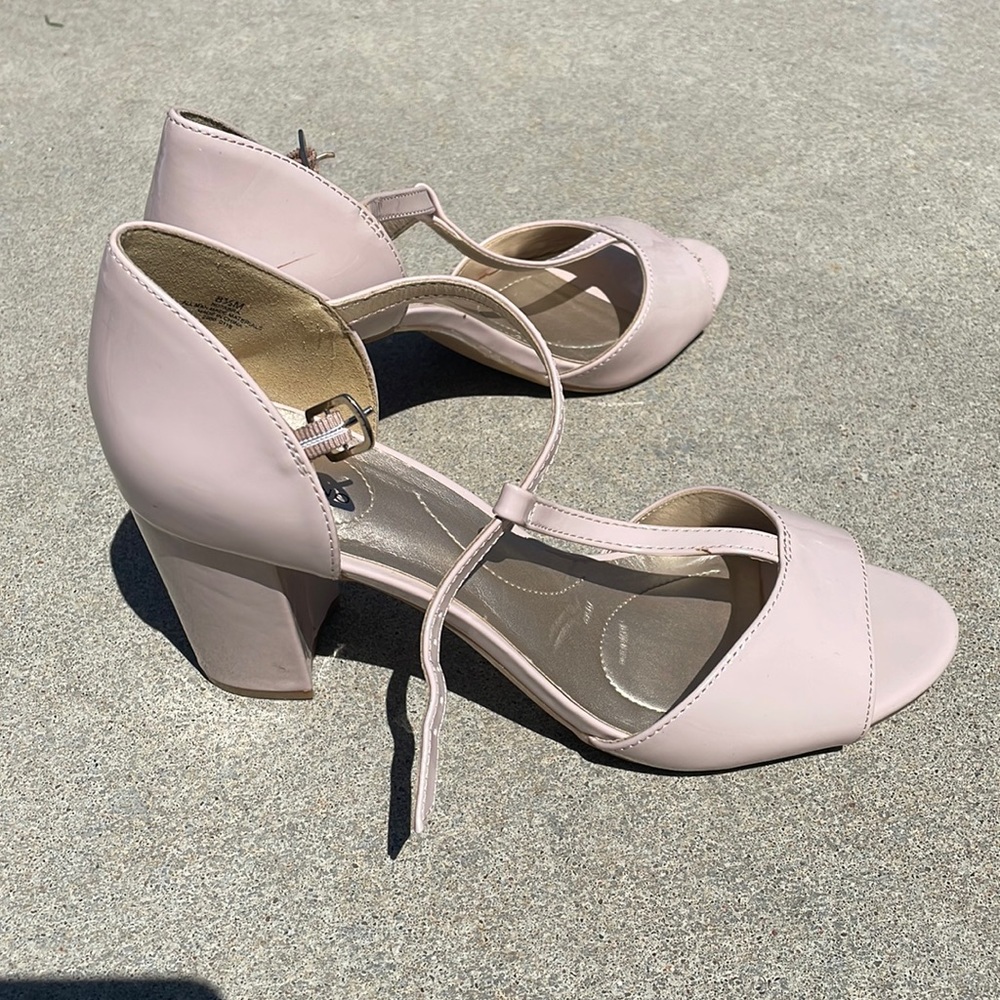 Women’s Bandolino patten leather, 8.5, soft pink